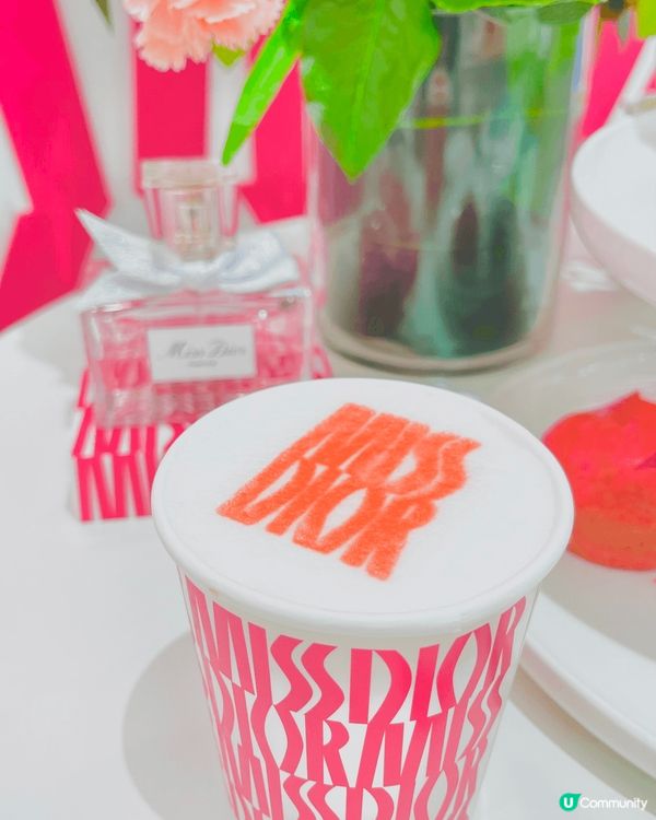 Fancy afternoon tea set 盡在Dior...