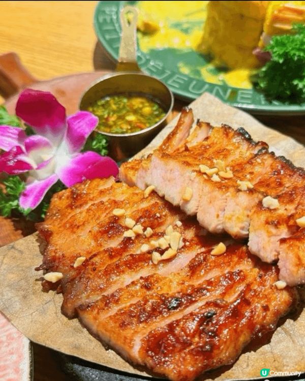 嘎莉泰•泰国菜  餐館的格調高雅,室內五彩斑斕的色彩讓人眼前...