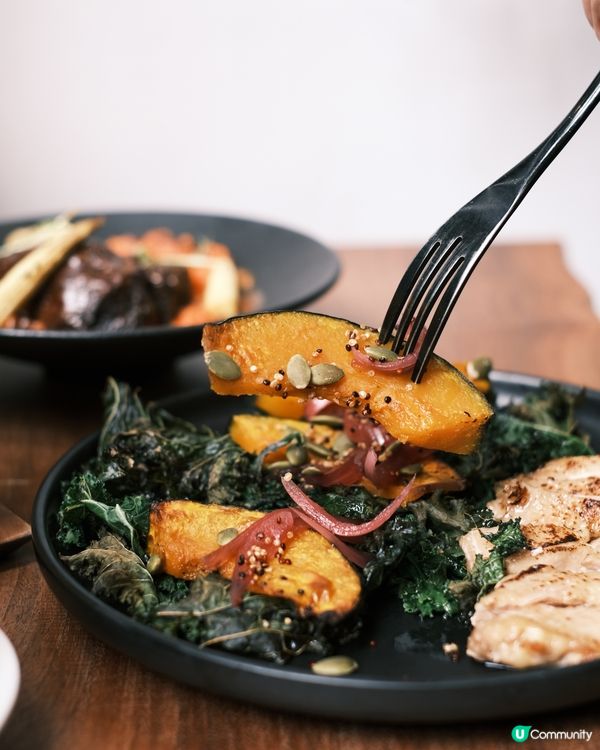 港大附近chill爆木系咖啡館☕  
西環必試紅