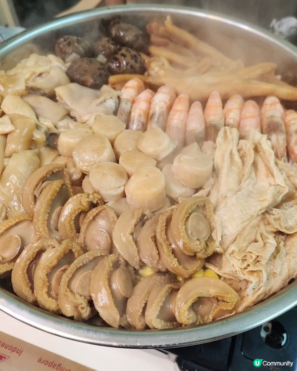 今年有啲誇張(月餅+盆菜)