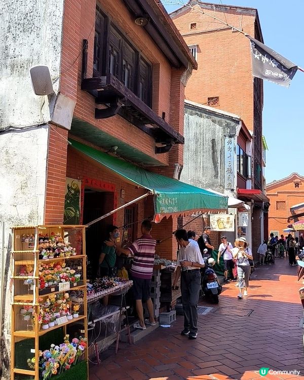 ## 鹿港老街古色古香 🕰️  穿越時空之旅 🚶‍♀️