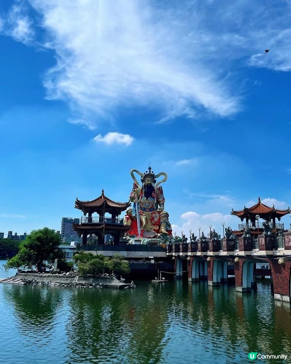 ## 蓮池潭美景，龍虎塔整修中 😭