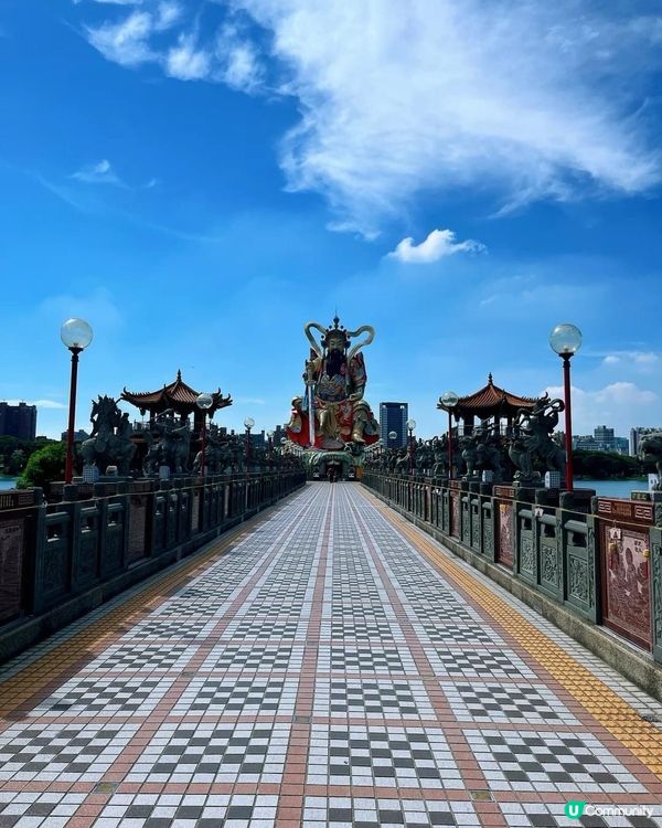 ## 蓮池潭美景，龍虎塔整修中 😭