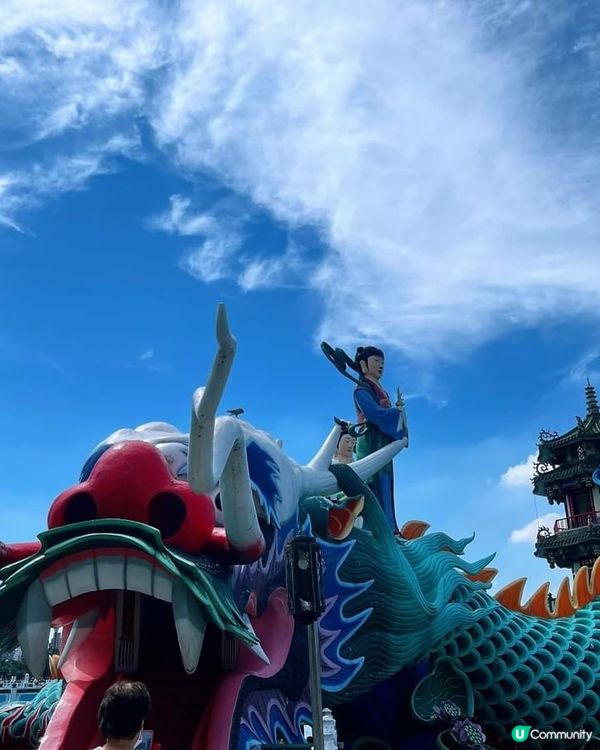 ## 蓮池潭美景，龍虎塔整修中 😭