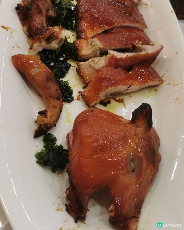 去親飲宴都會有乳豬拼盤上菜,通常都係第一道上嘅菜｡人生就是充...