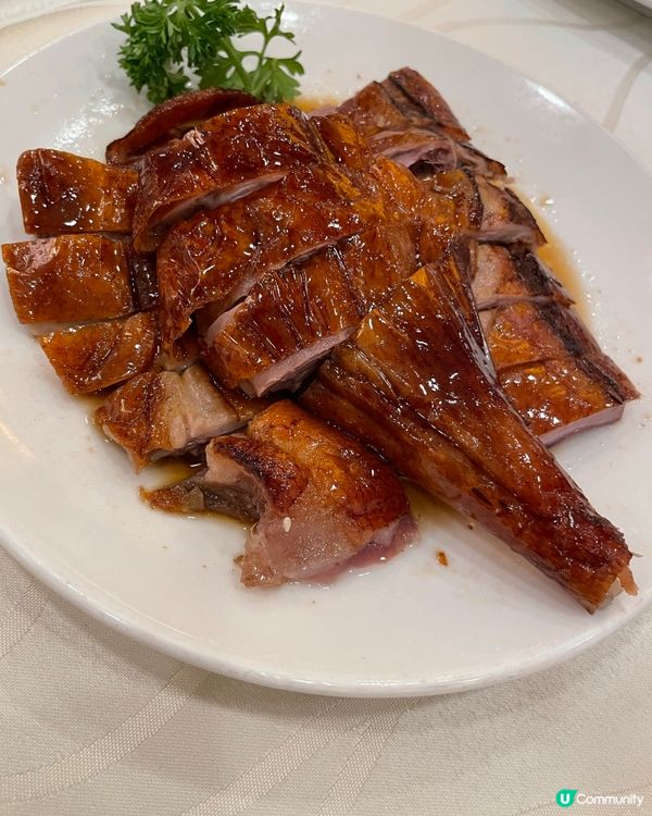 酒樓有很多抵食孖寶