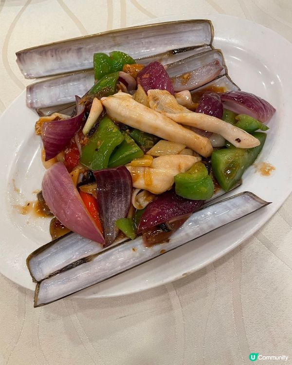 酒樓有很多抵食孖寶