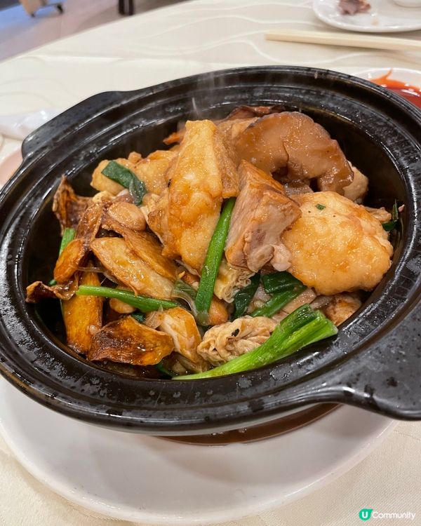 酒樓有很多抵食孖寶