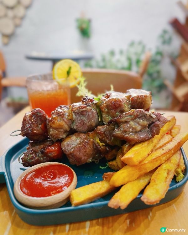 油麻地一樓市中的森林綠洲🐼與斑馬熊貓共享美食