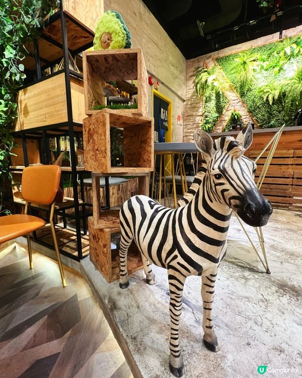 油麻地一樓市中的森林綠洲🐼與斑馬熊貓共享美食