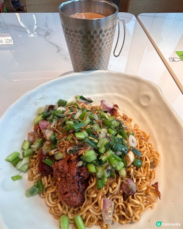 牛奶冰室蔥油撈五香肉丁麵