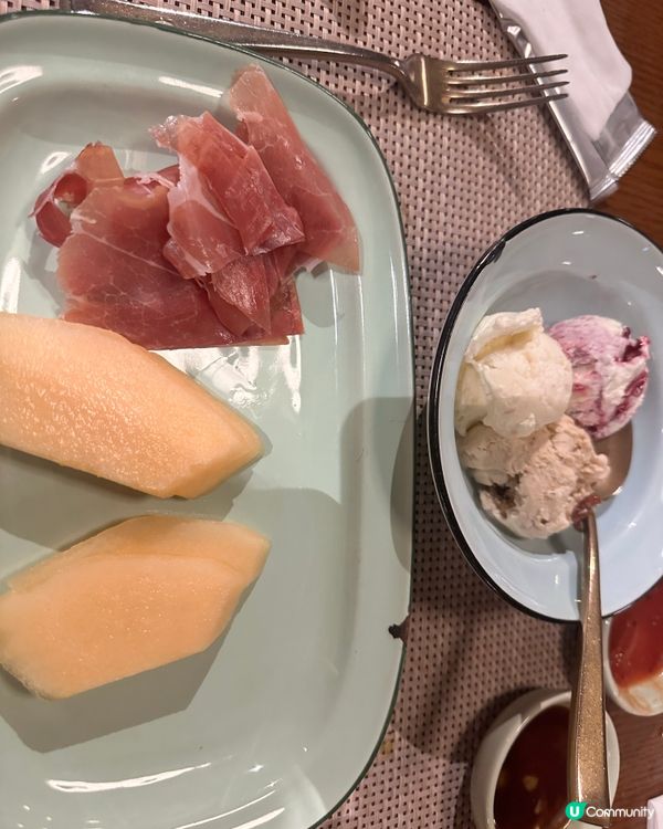 一班朋友吹水12點食到2:30