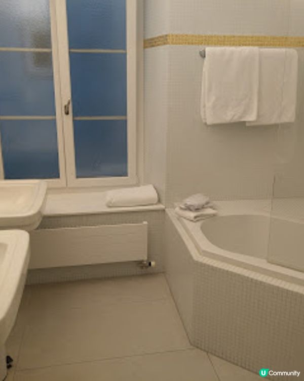 [德瑞法] 13個月嬰兒歐遊去: 瑞士抵埗。嬰兒很興奮。Zurich市中心