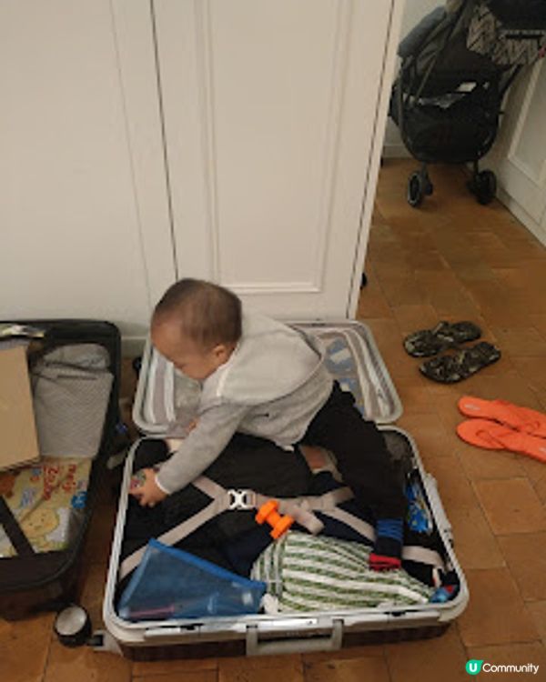 [德瑞法] 13個月嬰兒歐遊去: 瑞士抵埗。嬰兒很興奮。Zurich市中心