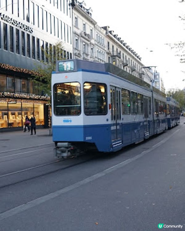 [德瑞法] 13個月嬰兒歐遊去: 瑞士抵埗。嬰兒很興奮。Zurich市中心