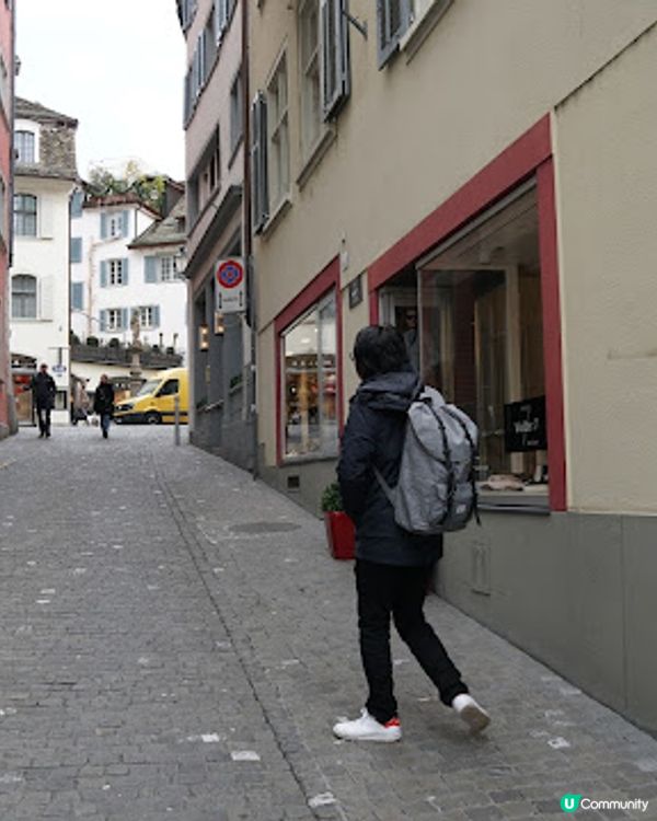 [德瑞法] 13個月嬰兒歐遊去: 瑞士抵埗。嬰兒很興奮。Zurich市中心