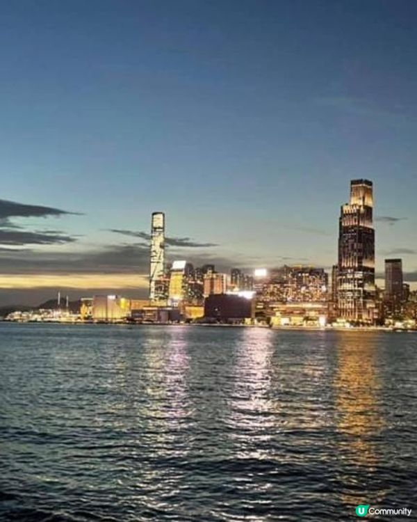 【鬧市中的小燈塔】｜認識香港避風塘的獨有文化｜金融商業中心下的小燈塔