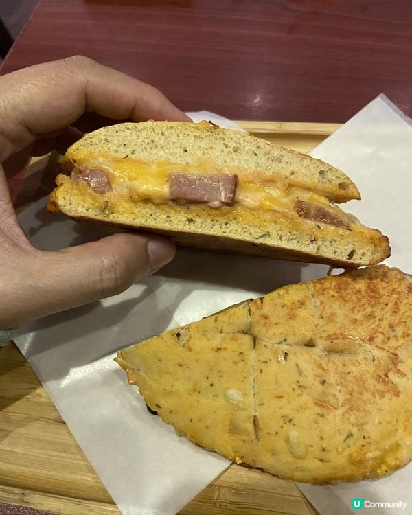 呢間「冠軍咖啡店」，真係一試難忘😱‼️杯咖啡令你上癮😳，D輕食令你著迷😍‼️