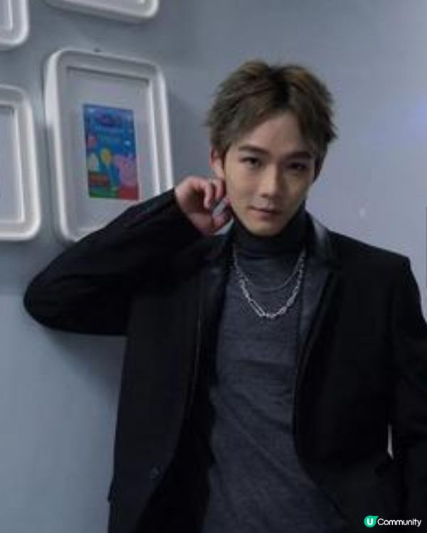 王智德 - 香港男歌手、香港跳唱組合MIRROR成員
