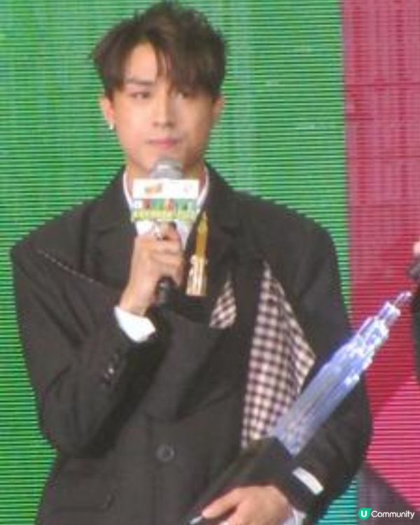 江𤒹生 - 香港男歌手、跳唱組合MIRROR副隊長、演員
