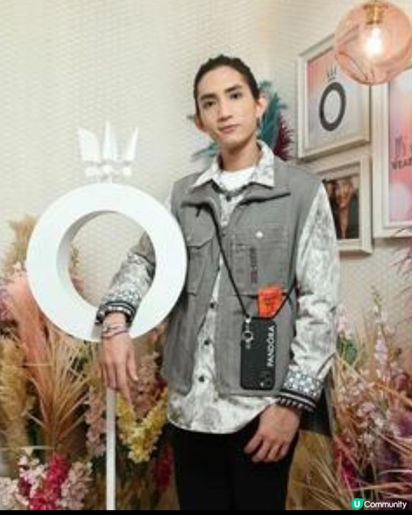 楊樂文 -香港男歌手、香港男子跳唱組合