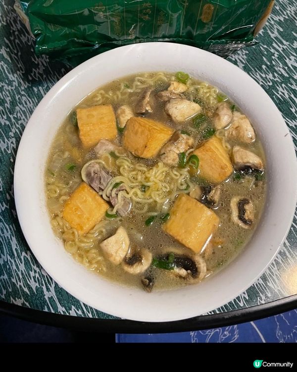 越式的鲜魚片+炸魚片湯麵，