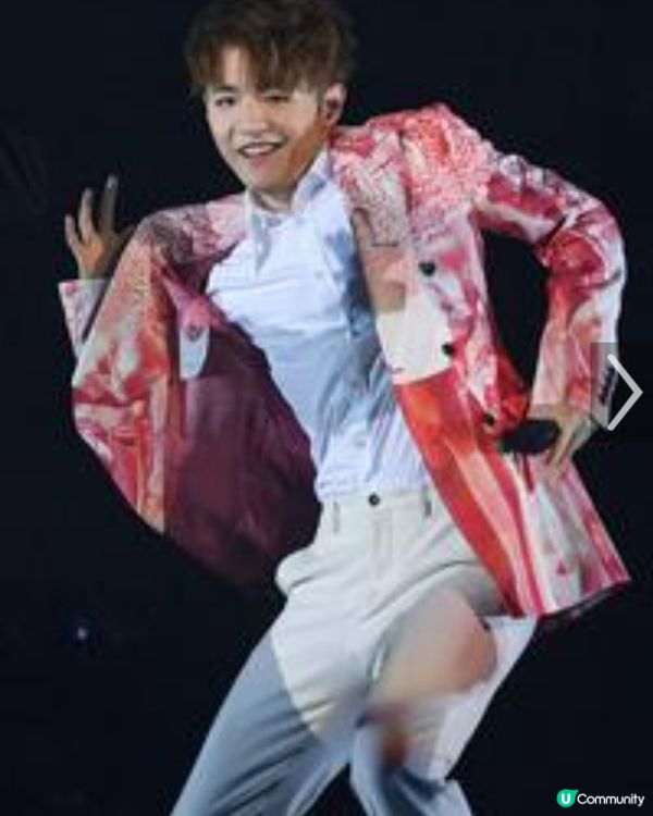 陳卓賢 - 香港男藝人、香港男子跳唱組合MIRROR成員
