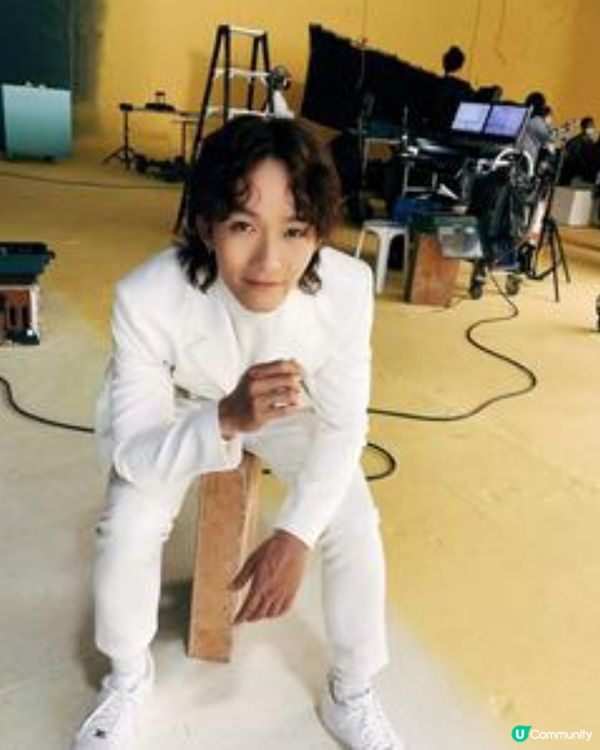 王智德 - 香港男歌手、香港跳唱組合MIRROR成員
