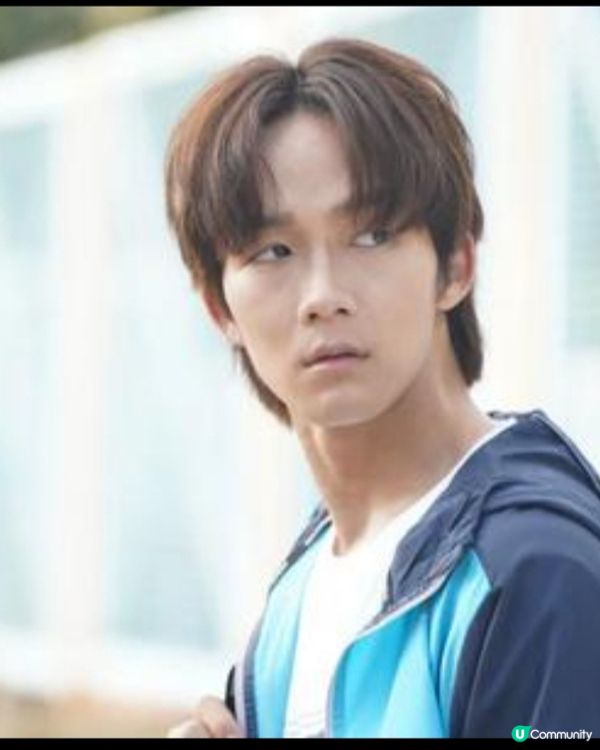 王智德 - 香港男歌手、香港跳唱組合MIRROR成員
