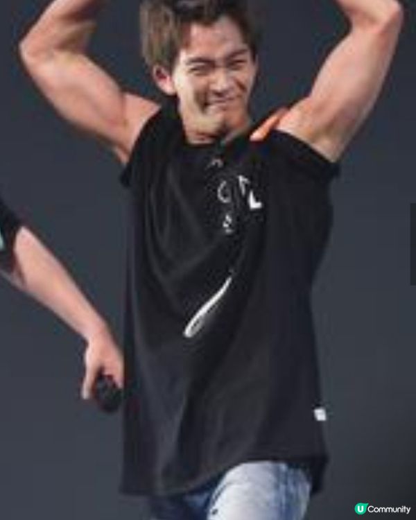 王智德 - 香港男歌手、香港跳唱組合MIRROR成員
