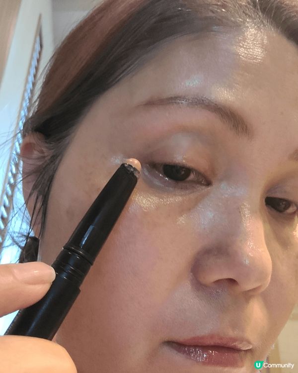 產品是一支保濕眼霜. 對成熟肌女生來說, 除減淡眼袋細紋外....