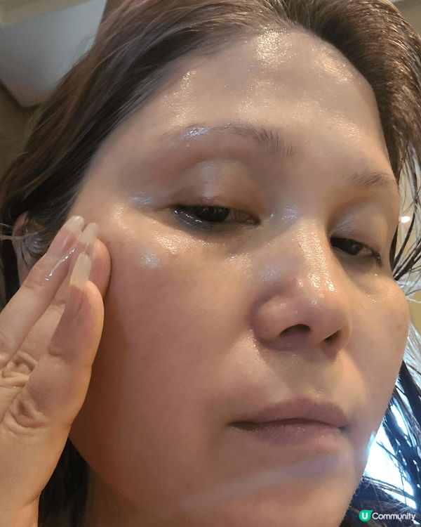 產品是一支保濕眼霜. 對成熟肌女生來說, 除減淡眼袋細紋外....