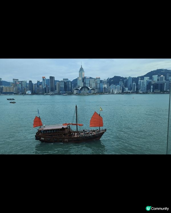 打卡香港熱點係因為在公司的放鬆的時候看到一片藍色的景物