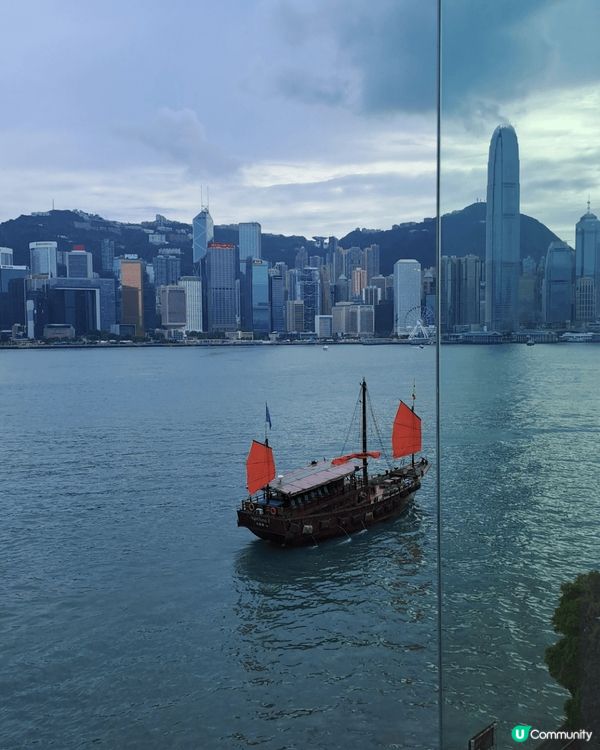 打卡香港熱點係因為在公司的放鬆的時候看到一片藍色的景物