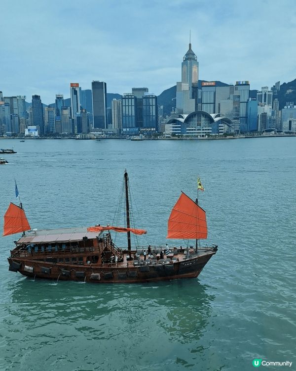 打卡香港熱點係因為在公司的放鬆的時候看到一片藍色的景物