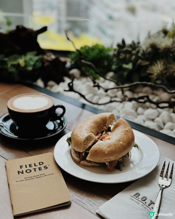 銅鑼灣一間可以坐耐少少既cafe  ꙳𖥧˖* 