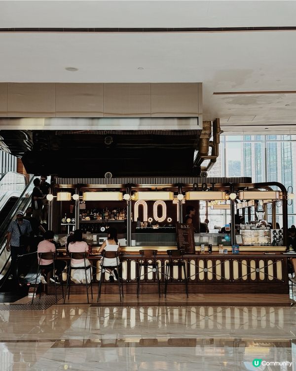 銅鑼灣一間可以坐耐少少既cafe  ꙳𖥧˖* 