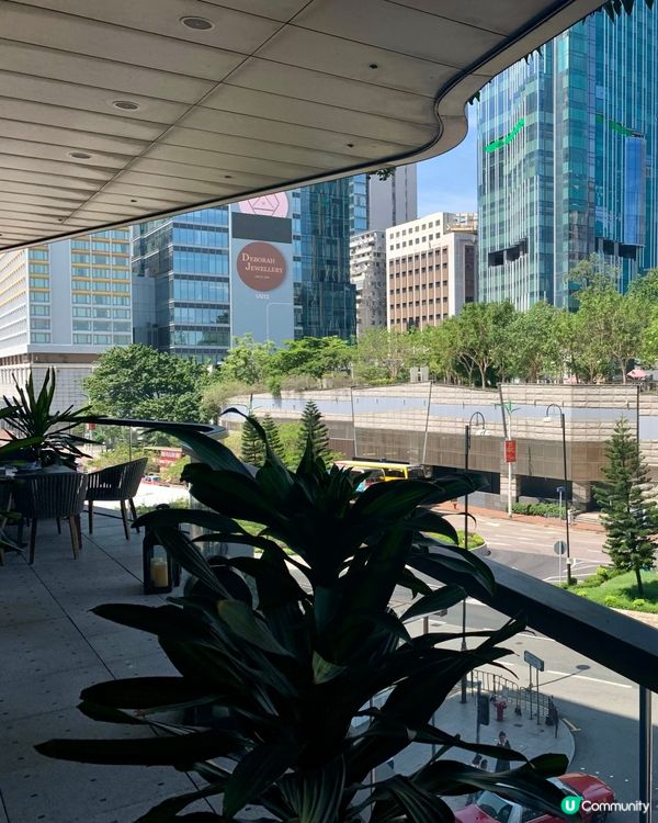 酒店茶記 · 睇吓你有幾神