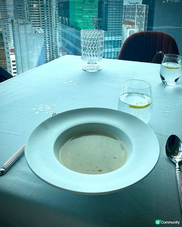 慶生必訪餐廳！打卡超靚鏡面樓梯❤️