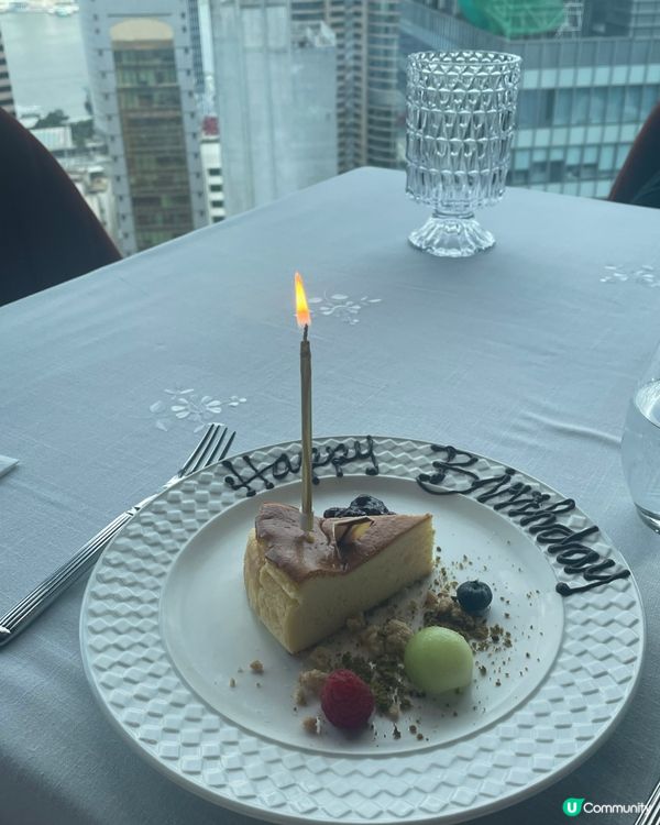 慶生必訪餐廳！打卡超靚鏡面樓梯❤️