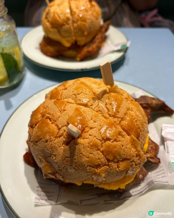 澳門🇲🇴滑蛋芝士豬扒菠蘿包