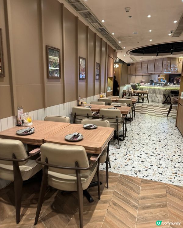 大集團旗下的餐廳,這間餐廳算是菜這個商場價錢易於接受,主打西...