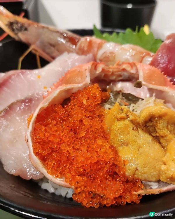 盛載滿滿的海鮮定食