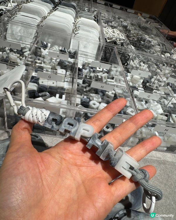 Rimowa 銅鑼灣旗艦店,去旅行拿這品牌的行李箱,實用又美...