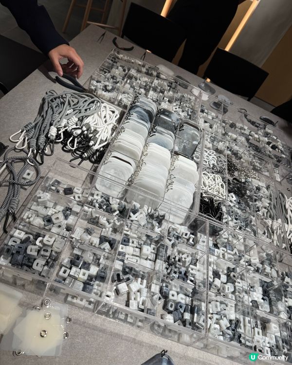 Rimowa 銅鑼灣旗艦店,去旅行拿這品牌的行李箱,實用又美...