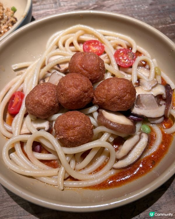 雞肉芝士丸肉醬汁管意粉