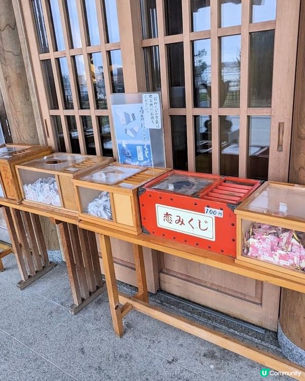 ## 日本神社鳥屎滿天飛 🐦💩