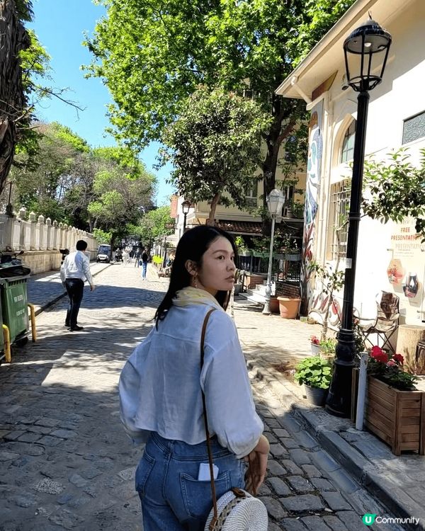 大家一生人必定要去一次土耳其，就算在路邊拍的街拍（圖一），也...