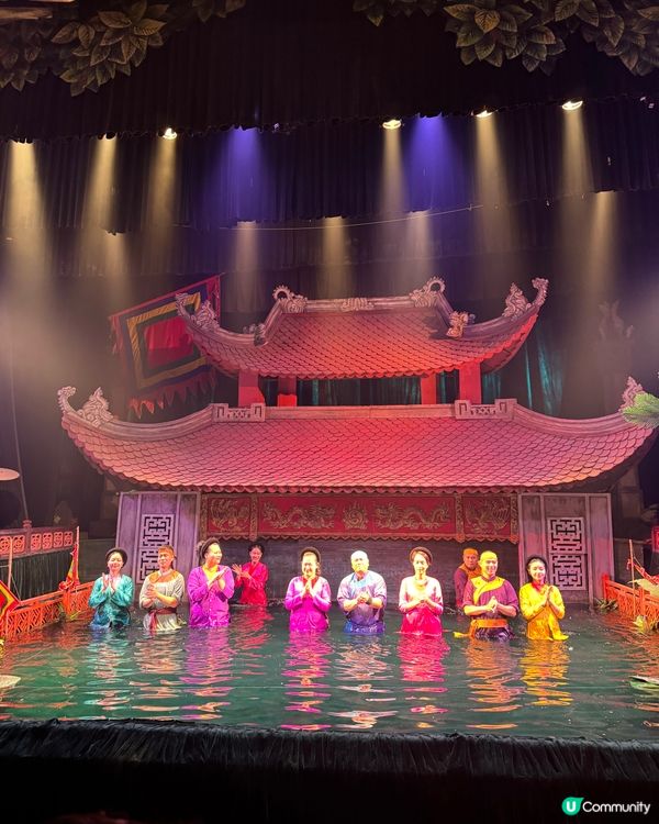 ❃越南傳統藝術表演,看着表演者隨着鼓,木鈴等樂器演奏傳統越南...