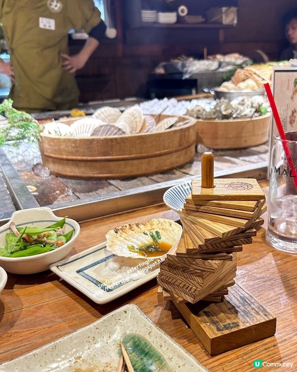 用船漿上菜 💕 300yen 均一價 💕 親民價地道爐端燒 